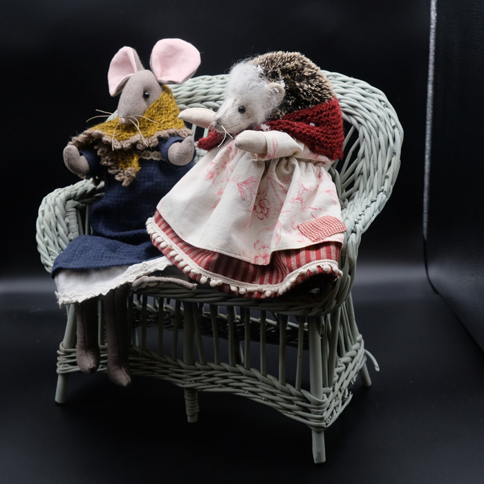 Textiles-Sarah-Dudley-Hedgehog-Mouse-Seated