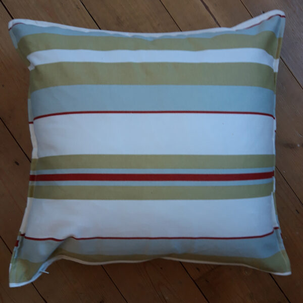 The Sussex Guild Seaside Seagull looking right cushion  2