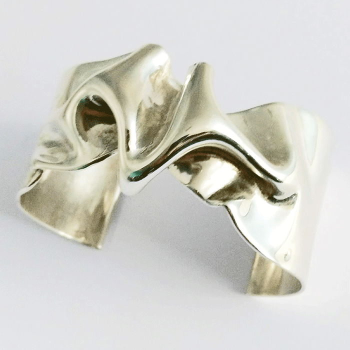 Jewellery-Campoli-and-Nelson-Solid-silver-unfolding-bangle