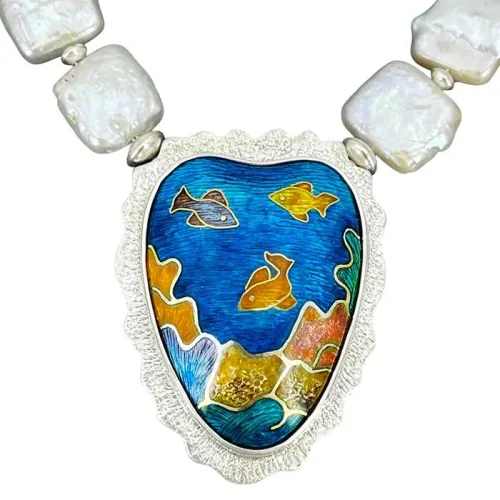 Jewellery-Linda-Connelly-Coral-Reef-necklace-with-square-freshwater-pearls-closeup