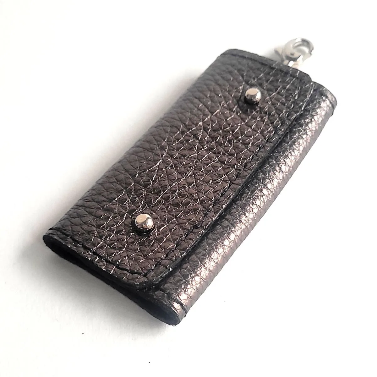 Metallic leather keyring